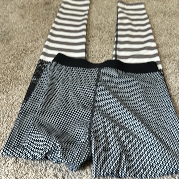 Nike Pro hyperwarm leggings striped S Dri-fit Black Gray White Activewear - Picture 7 of 7